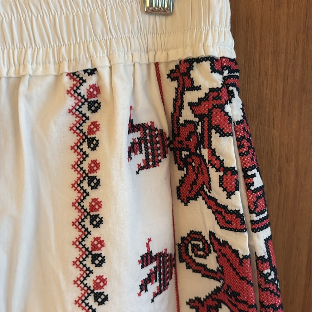 Sea New York Beena Crochet Trimmed Embroidered Shorts - Picture 6 of 11